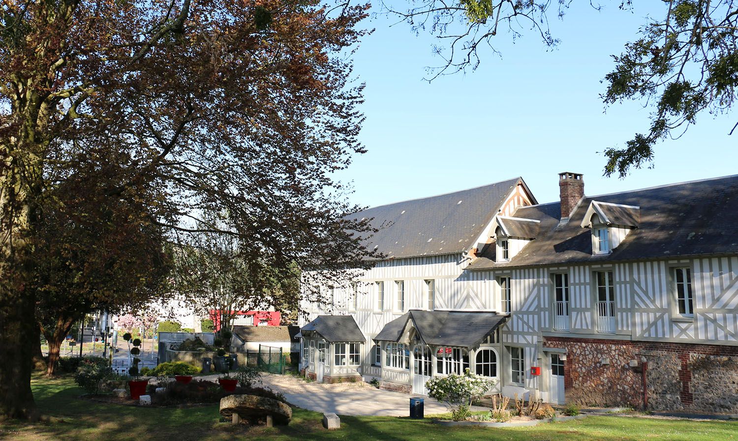 Logis, résidence d'artistes